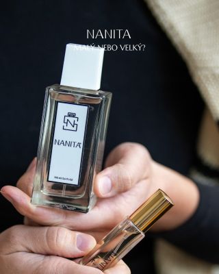Dovolenka sa blíži a vy premýšľate, ktorú vôňu si zabaliť do kufra? 🫧 🎀 S našimi 10ml flakónmi NANITA už nemusíte robiť...